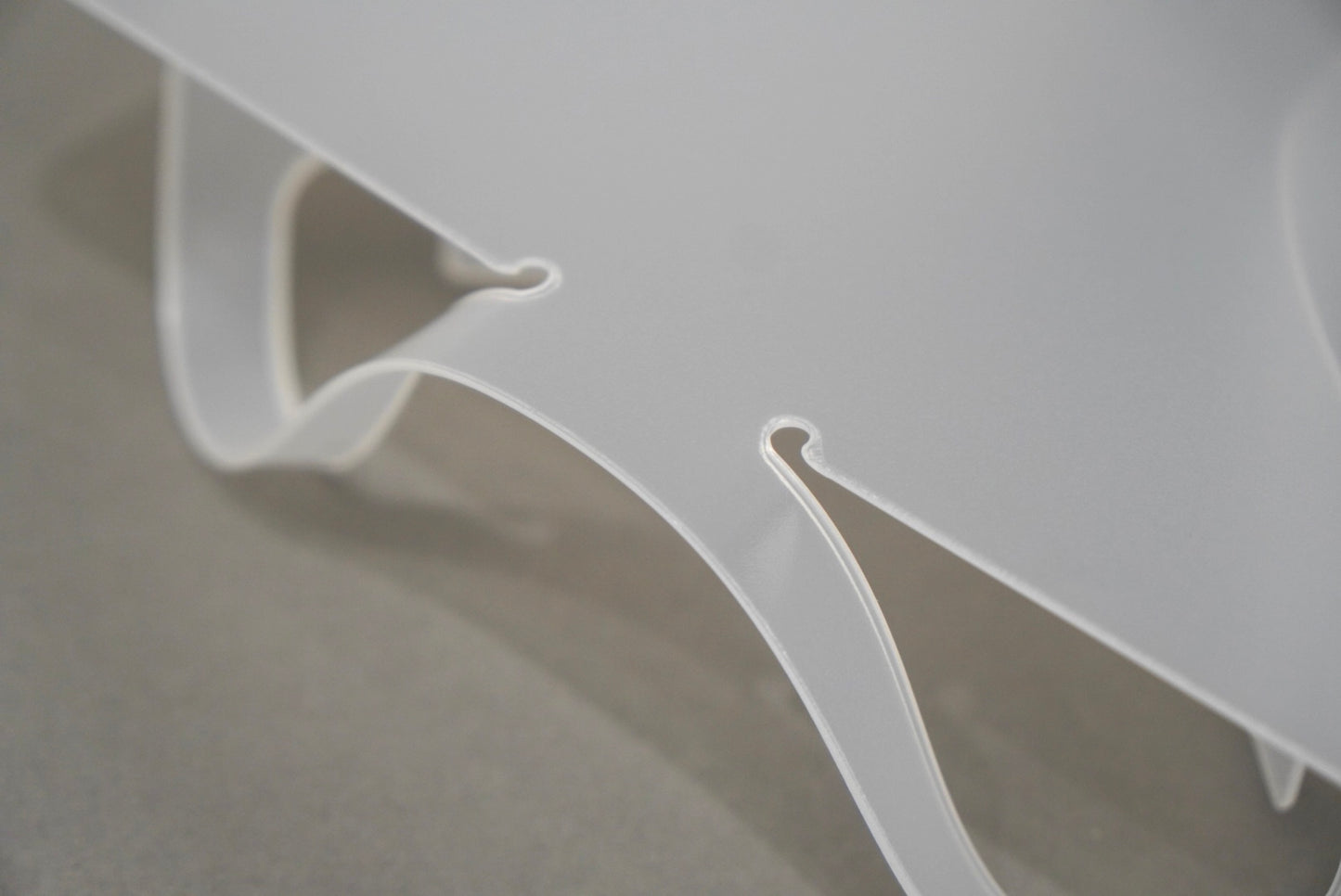 GHOST TABLE □